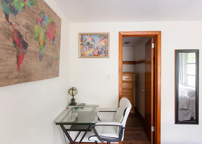 Cozy 1 Bedroom Unit - 4 Blocks From Jax Beach Pier!